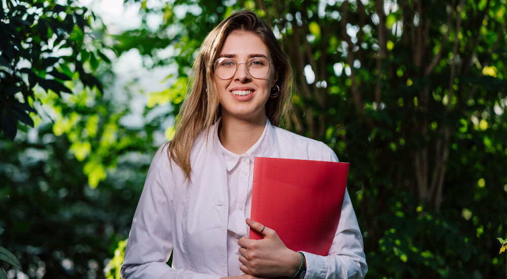 ¿Cuánto gana una persona con maestría en México por área? ¡Decídete a estudiar la tuya!